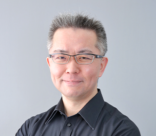 名和 利男氏