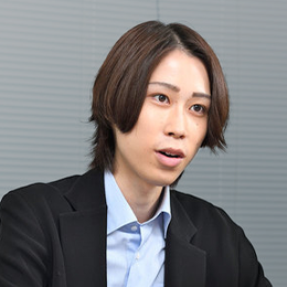 嘉藤 哲平氏